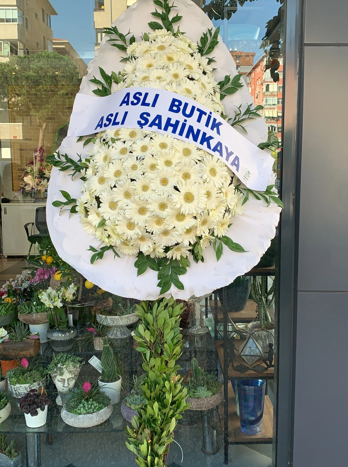 Beyaz Gerbera Çelenk