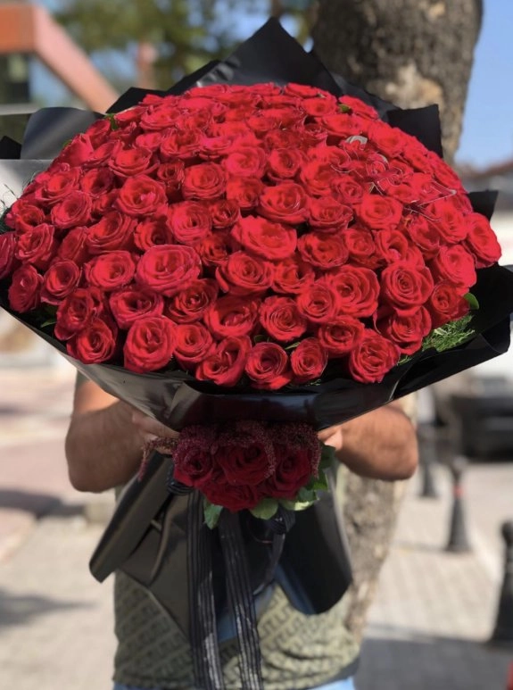 101 Adet Kırmızı Gül Buketi