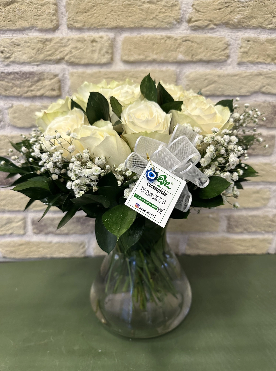 Vazoda 11 Beyaz Gül